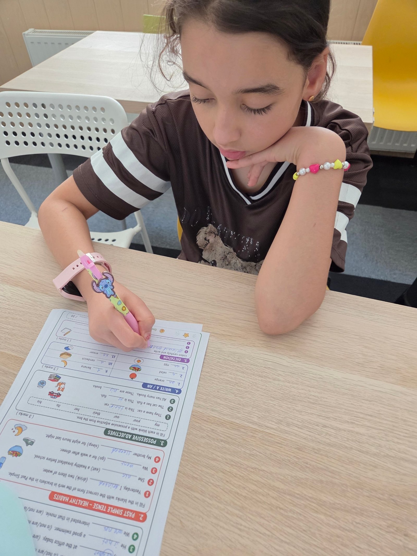 Kinder nehmen an Aktivitäten bei SOHBA teil